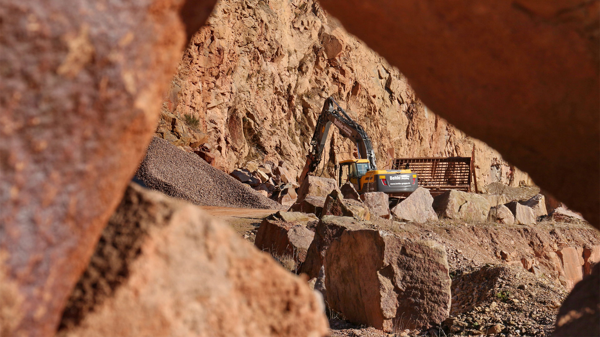 Bagger von Behle im Steinbruch